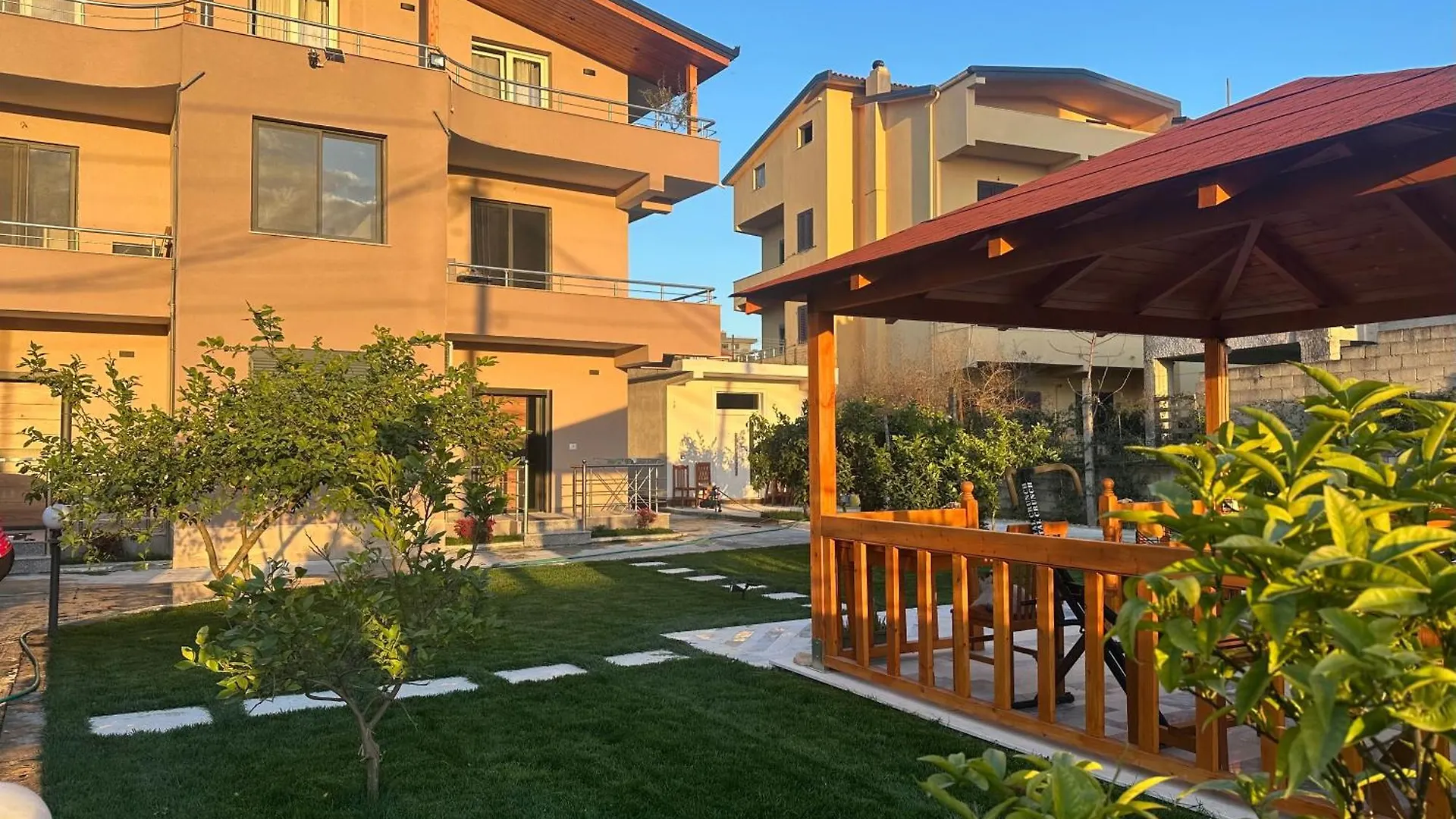 Sarvi Apartments Дуррес Албания