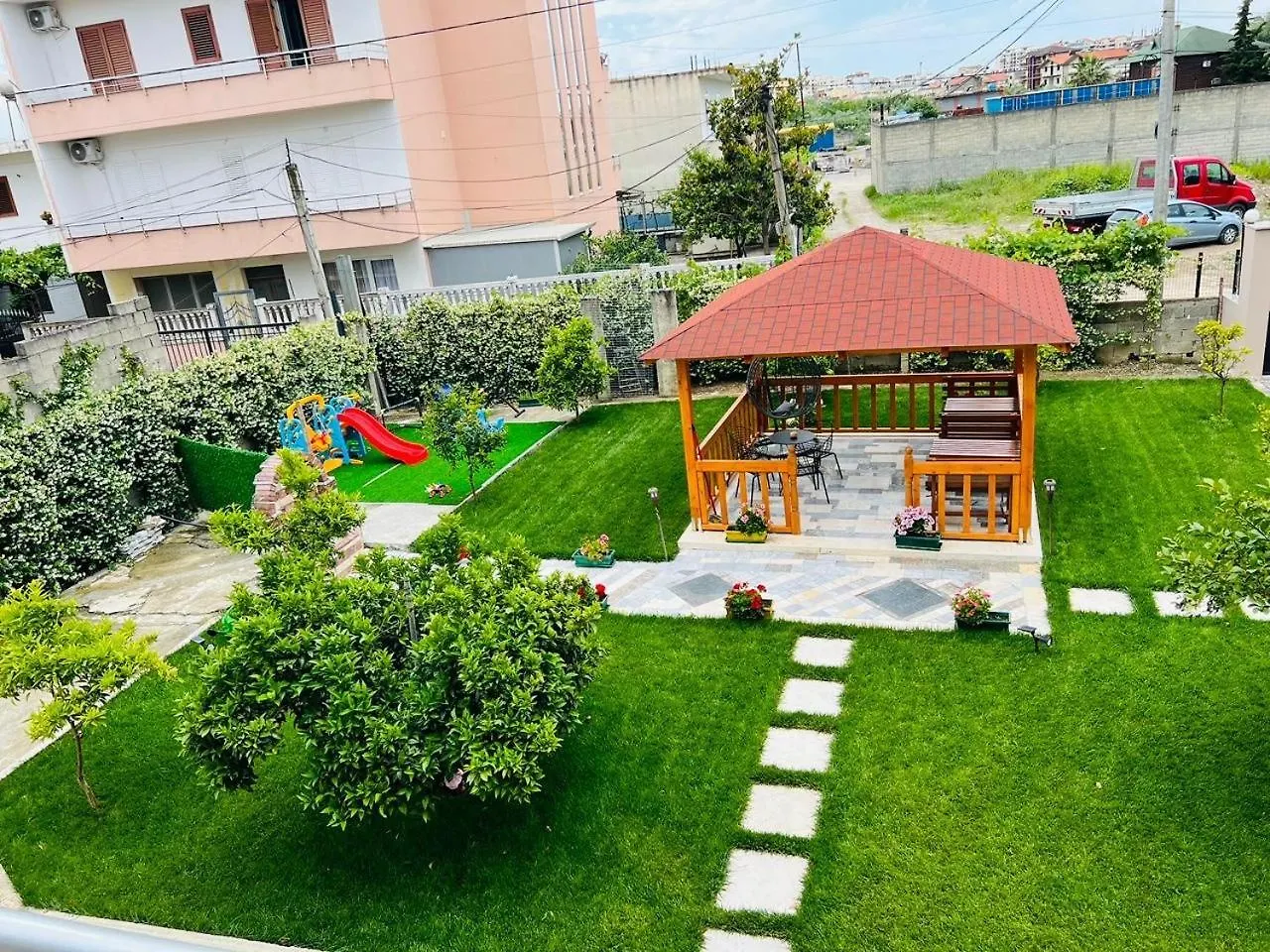 Sarvi Apartments Dıraç