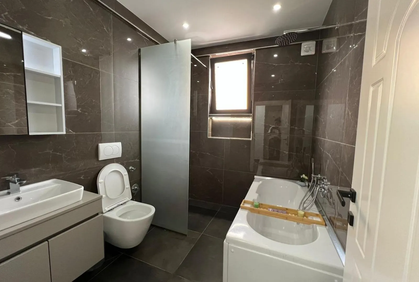Sarvi Apartments Дуррес