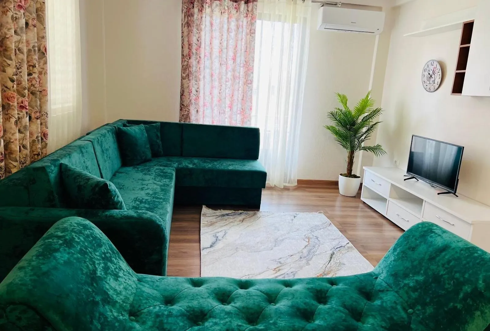 Sarvi Apartments Dıraç